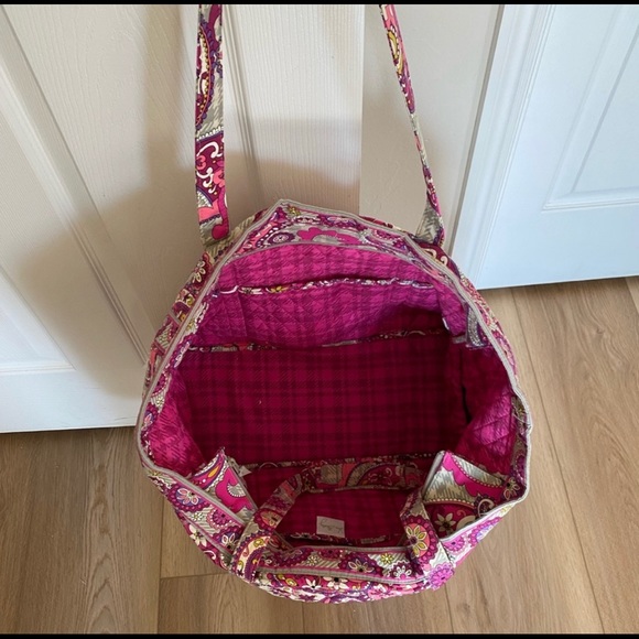 Vera Bradley Tote - Picture 3 of 4